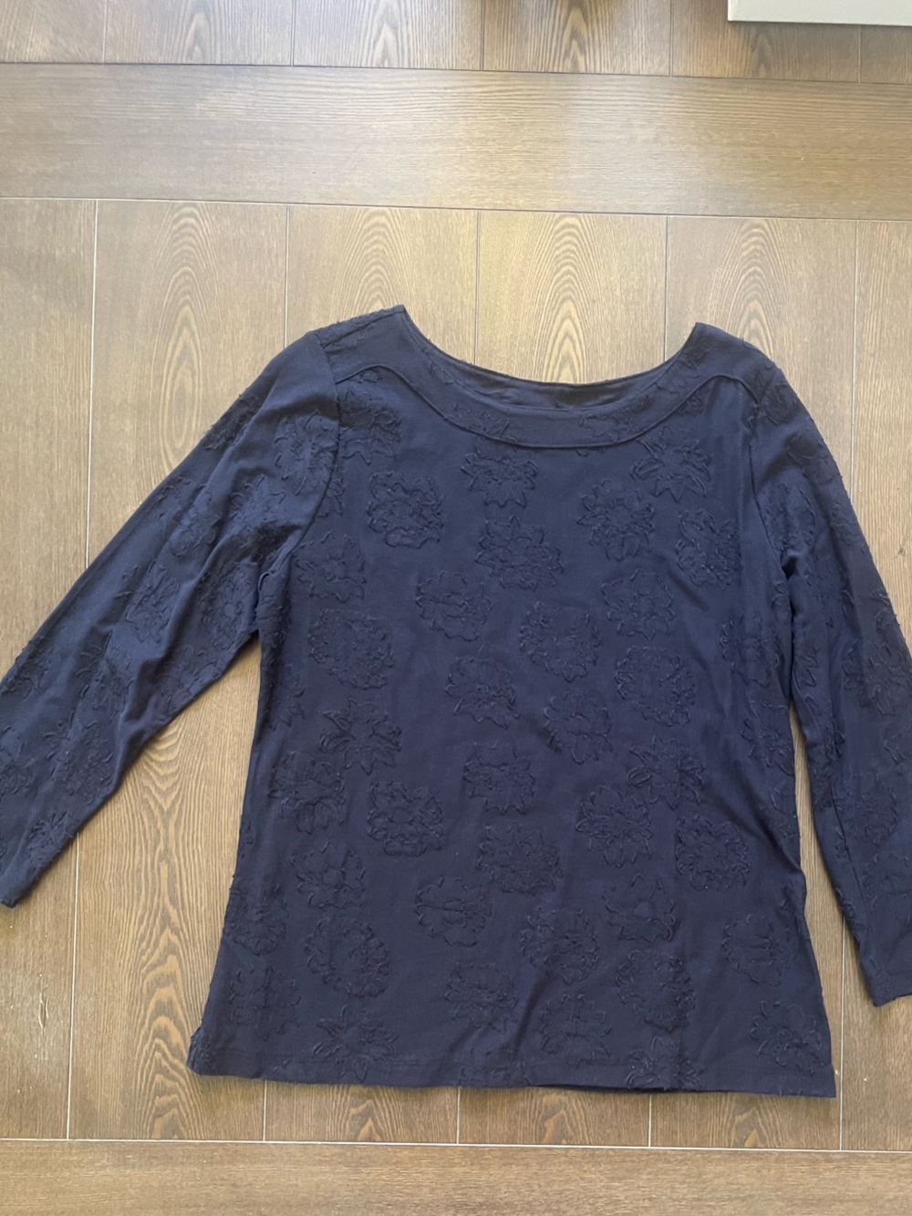 Women's Navy Floral Embroidered Long Sleeve Top. Size L. Excellent condition.